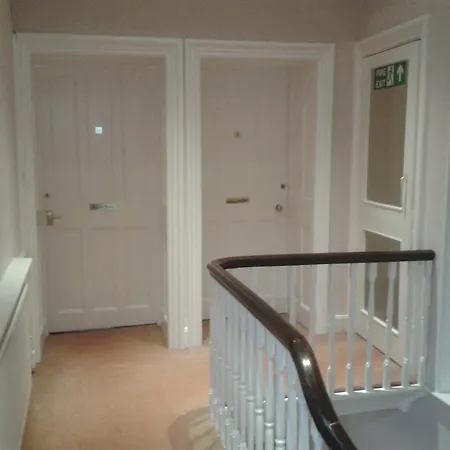 Glenthorne Pensión 3*